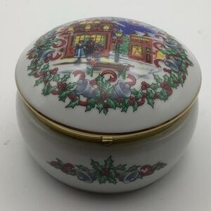 Vintage 1992 Heritage House Silver Bells Christmas Musical Box